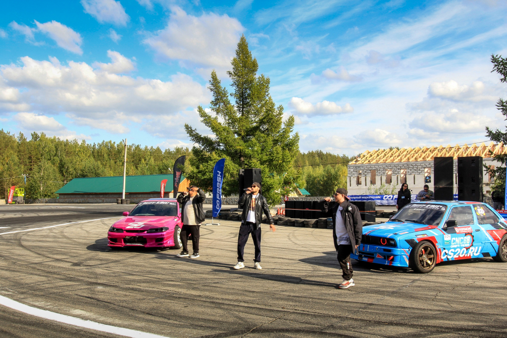 В финале, команду CS20 Racing Team представили все 5 пилотов: Артем Бутаков, Алексей Мосейчук, Артем Харин и Валерий Дерябин и Константин Смирнов.